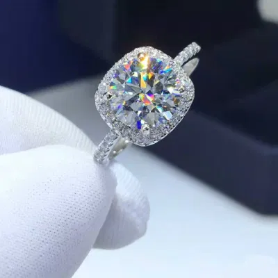 Prezzo all'ingrosso Anello di fidanzamento in moissanite con gioielli in argento sterling 925 per donna